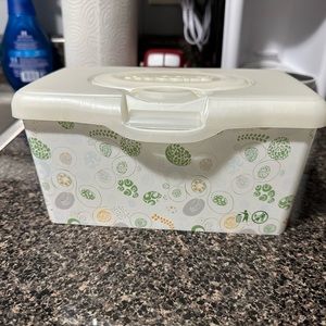 Huggies wipe container